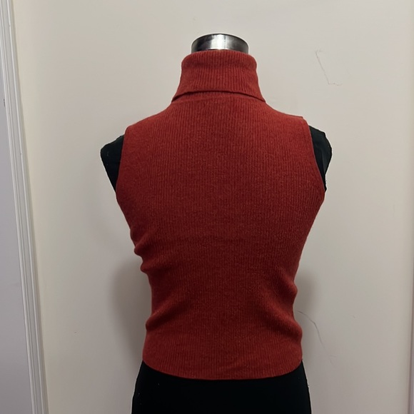 Sarah Spencer Marino Wool Sleeveless Turtleneck Cropped Top Size large - Picture 5 of 6